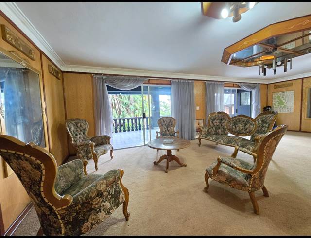 8 BEDROOM HOUSE FOR SALE IN BASSONIA